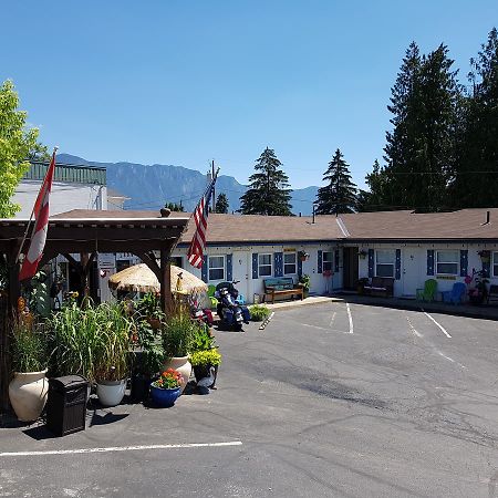 Creston Valley Motel Ngoại thất bức ảnh