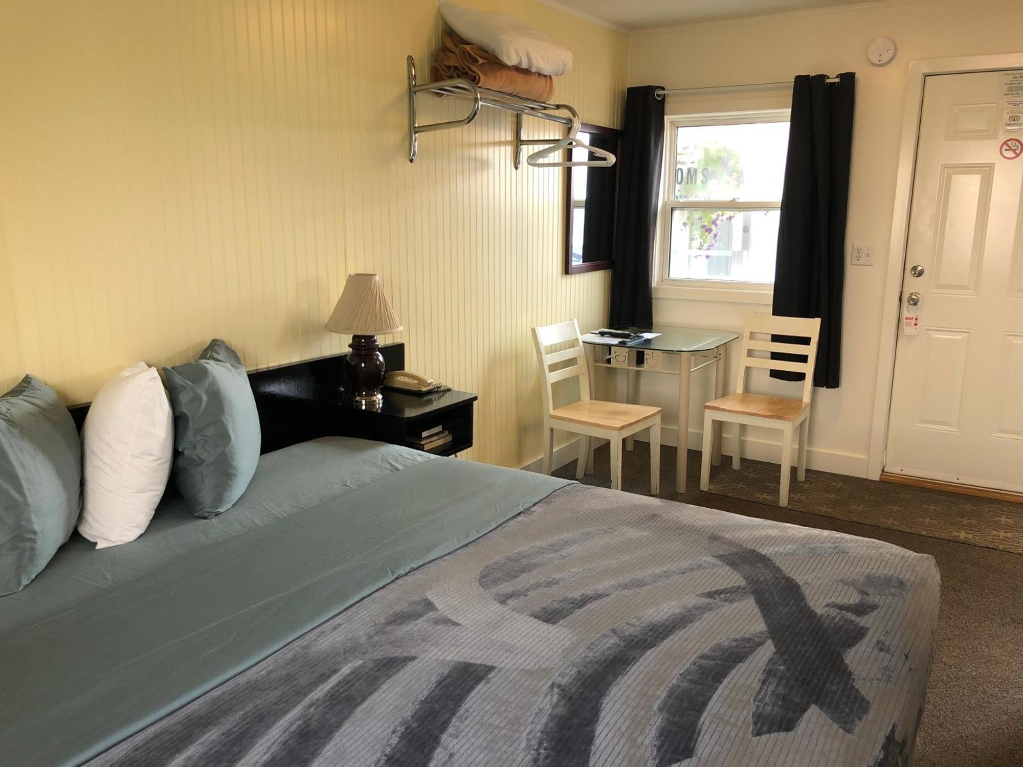 Creston Valley Motel Ngoại thất bức ảnh