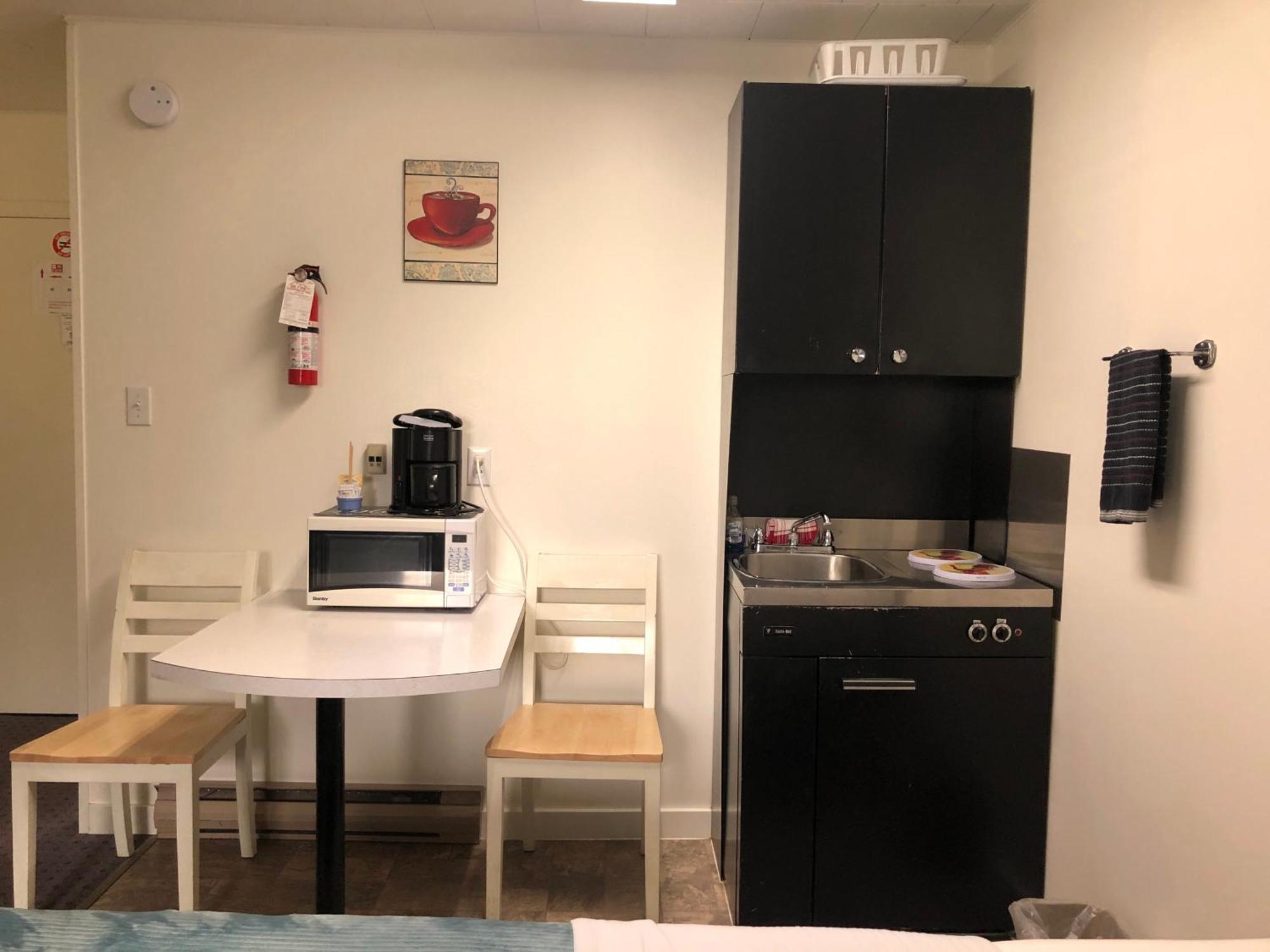 Creston Valley Motel Ngoại thất bức ảnh