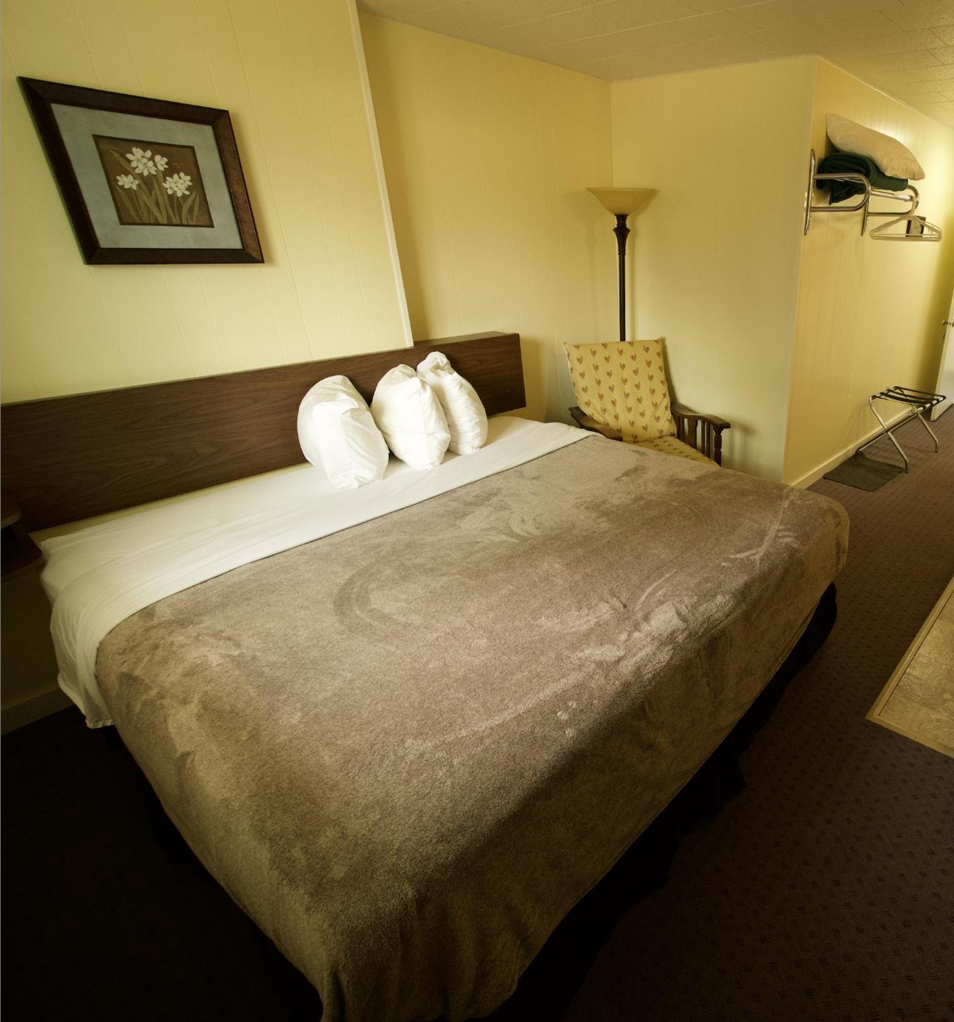 Creston Valley Motel Ngoại thất bức ảnh