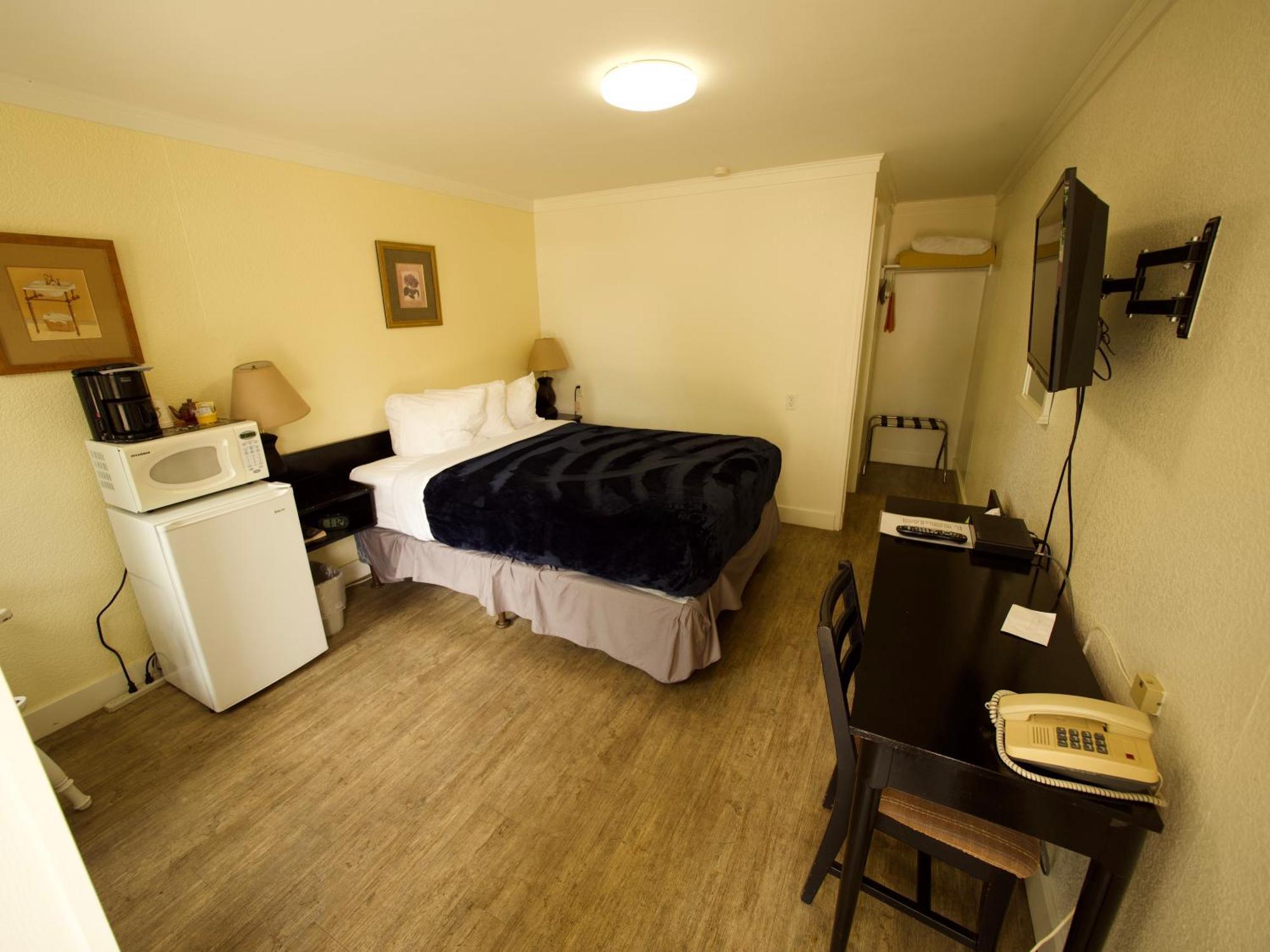 Creston Valley Motel Ngoại thất bức ảnh