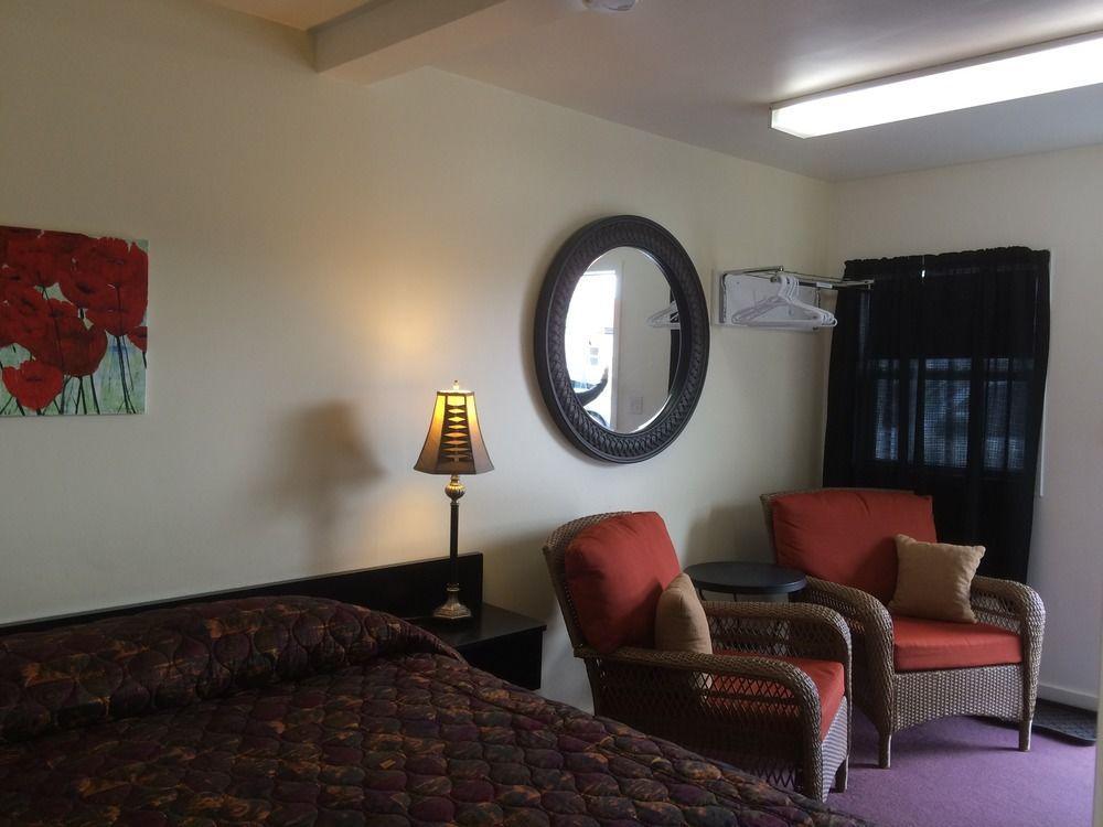 Creston Valley Motel Ngoại thất bức ảnh