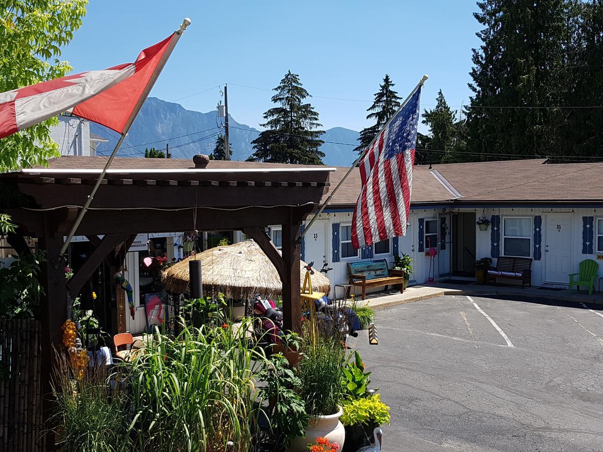 Creston Valley Motel Ngoại thất bức ảnh